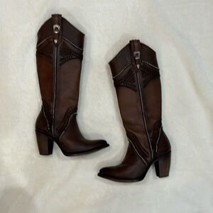 Beautiful Cuadra woman boots